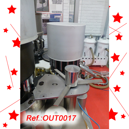 MG2 FUTURA CAPSULE FILLING AND CLOSING MACHINE FOR PELLETS WITH TWO FORMATS WITH ITS SET OF ASPIRATORS